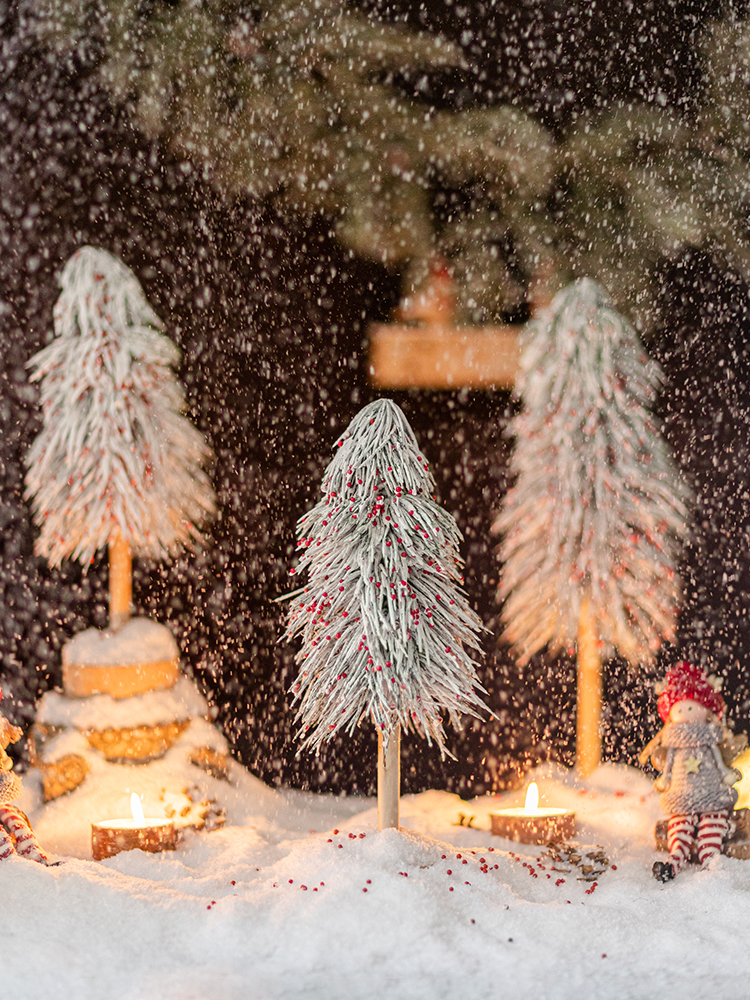 小型雪松紅豆杉聖誕樹擺件聖誕節裝飾用品家用餐桌商場酒吧櫥窗飾 (8.3折)