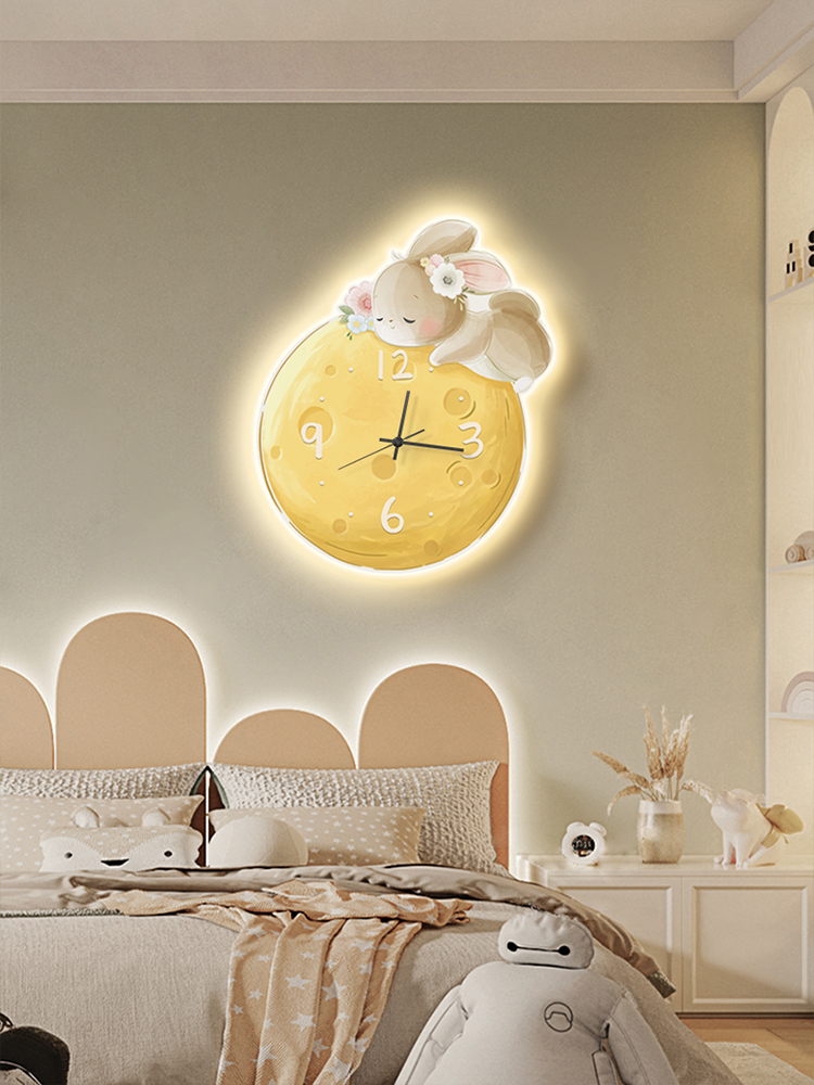 創意卡通掛鐘兒童房女兔子鐘錶2023新款臥室時鐘兼具壁燈功能風格簡約又活潑