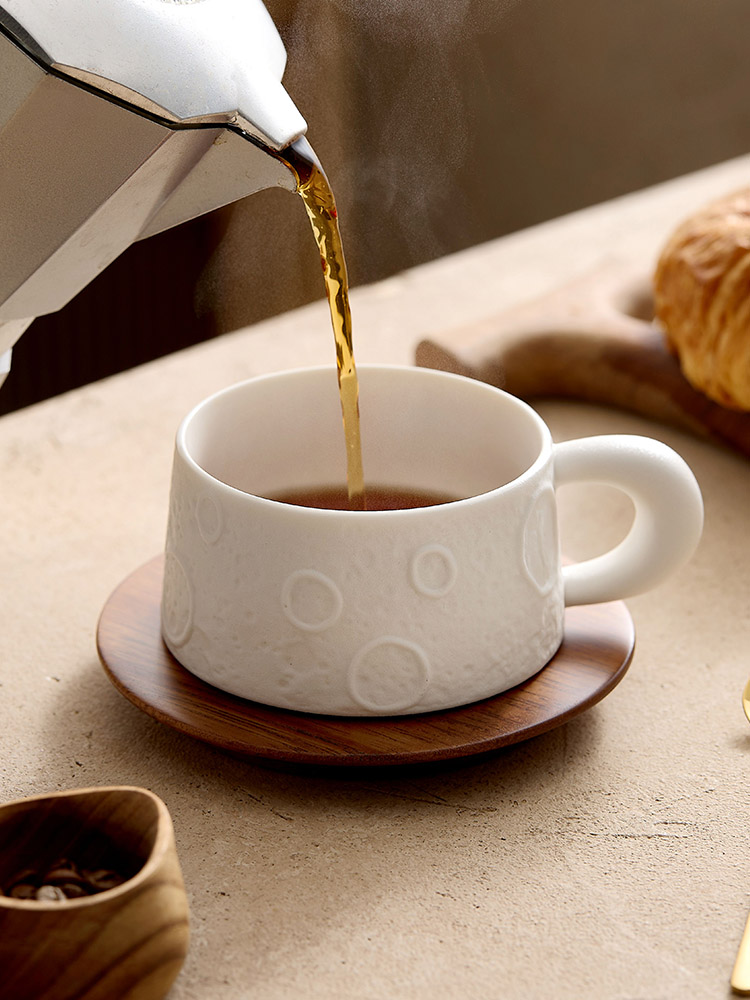 精緻北歐風陶瓷咖啡杯套裝高檔馬克杯配金色拌勺送禮自用皆宜