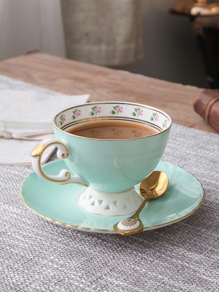 北歐風鏤空陶瓷咖啡杯碟套裝 英式奢華下午茶杯盤 輕奢骨瓷花茶杯 (3.5折)
