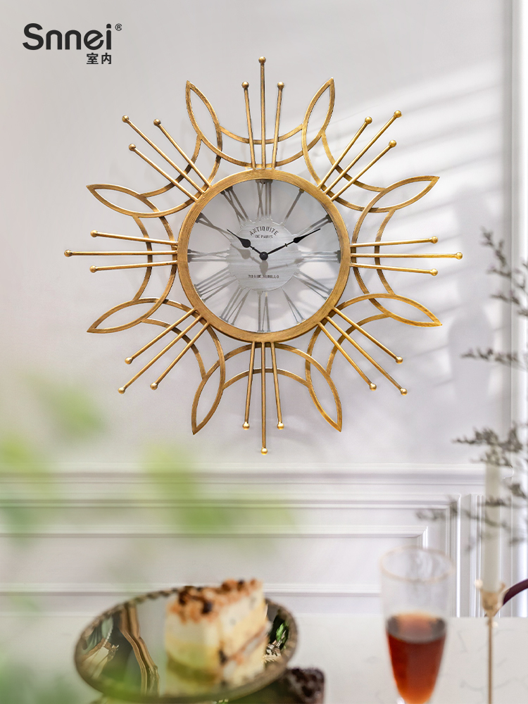 美式時尚創意家用掛鐘 讓客廳更添輕奢感