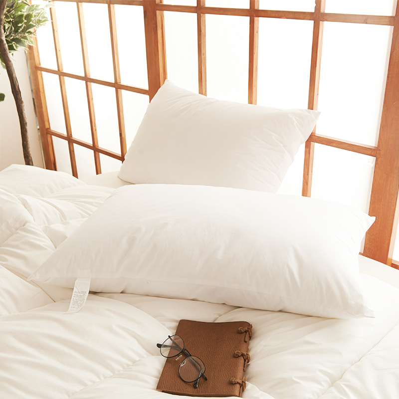 高品質全棉超細纖維聚乙烯薄膜枕頭柔軟枕芯高回彈不變形適合成人使用的酒店枕頭單人枕頭