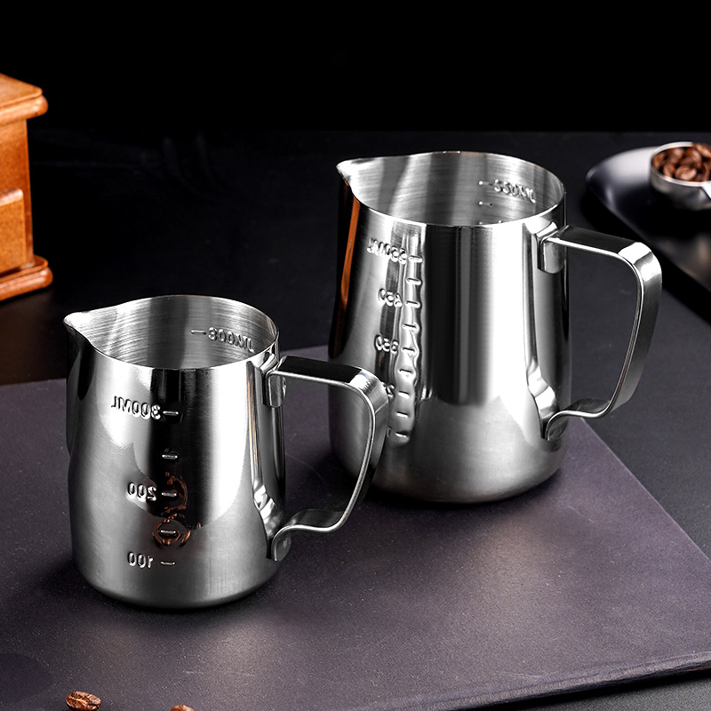 專為咖啡愛好者設計的304不鏽鋼尖嘴拉花杯帶刻度量杯輕鬆製作出專業級拉花