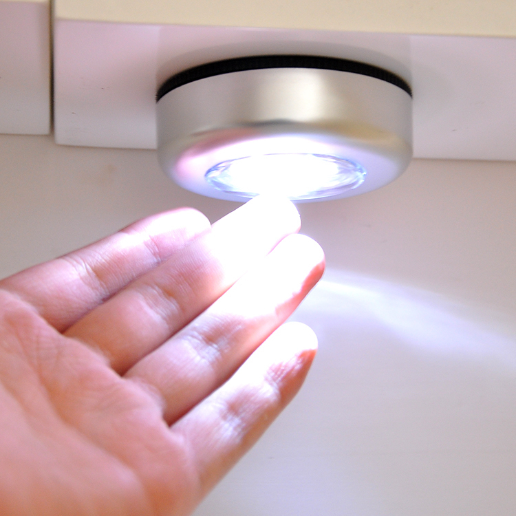 三LED觸摸拍拍燈 隨處可貼 廚房牆壁壁燈 應急小夜燈 (2.8折)