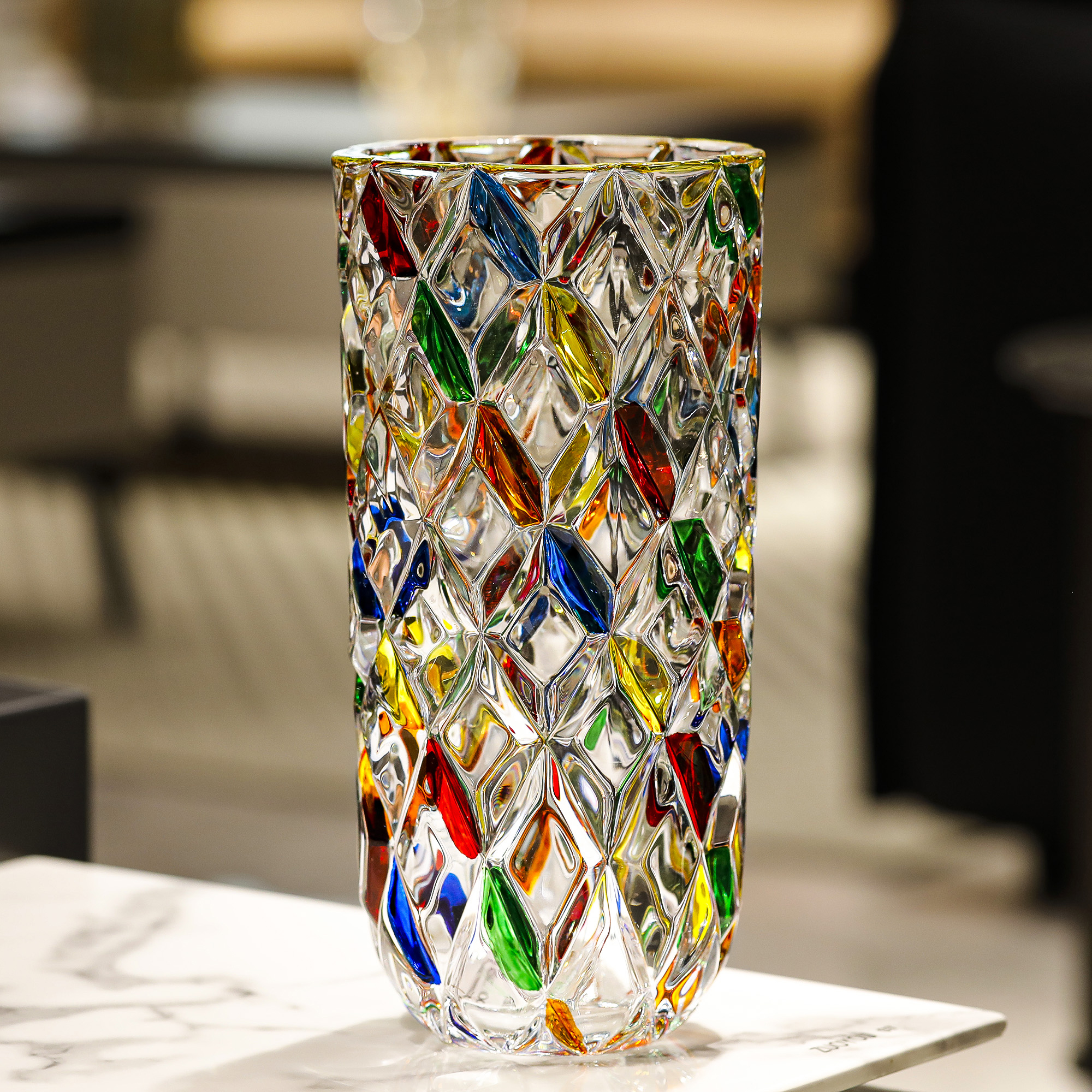 手工彩繪水晶玻璃花瓶北歐風格中等尺寸適用於客廳臥室等場景高檔奢華的裝飾擺件