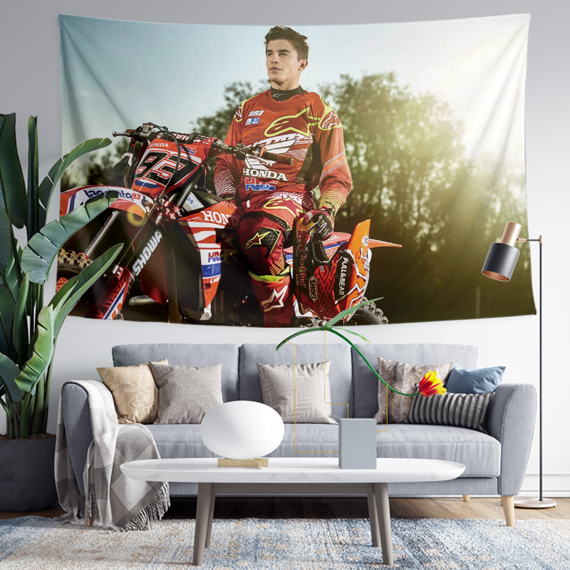 MotoGP馬克馬奎斯小馬哥本田摩托車隊裝飾海報背景布掛布牆布掛毯簡約現代風格人物圖案掛毯多種尺寸顏色可選 (4.4折)