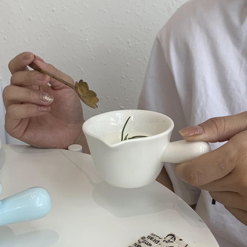 日式風瓷質小汁鬥 繽紛色彩點綴餐桌氣氛 商用家用兩相宜