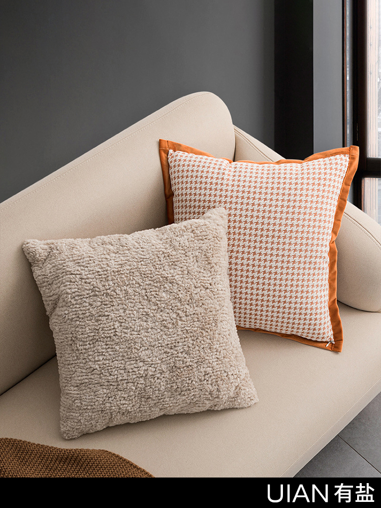 皮革抱枕套含枕芯 飯店用房間裝潢配件 簡約現代風格 方形羽絨填充