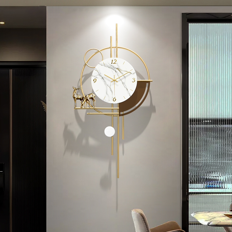金屬材質簡約現代風掛鐘 點綴客廳的精緻時鐘
