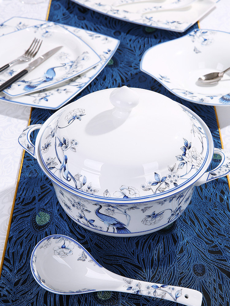 精緻中式青花瓷骨瓷碗碟套裝家用筷子架吃飯碗藍孔雀圖案品鍋盤子餐盤果盤 (1.2折)
