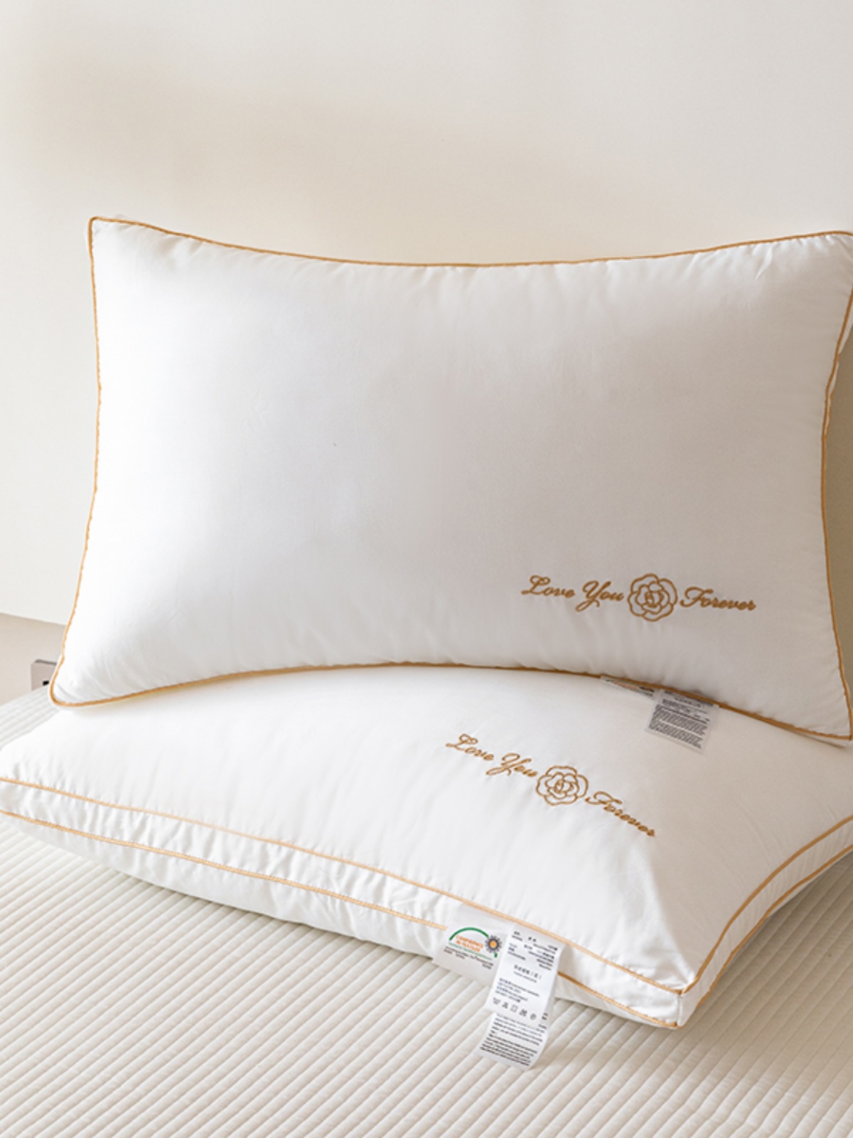 五星級飯店推薦柔軟枕芯 舒適助眠 高低枕設計 貼合頸部曲線
