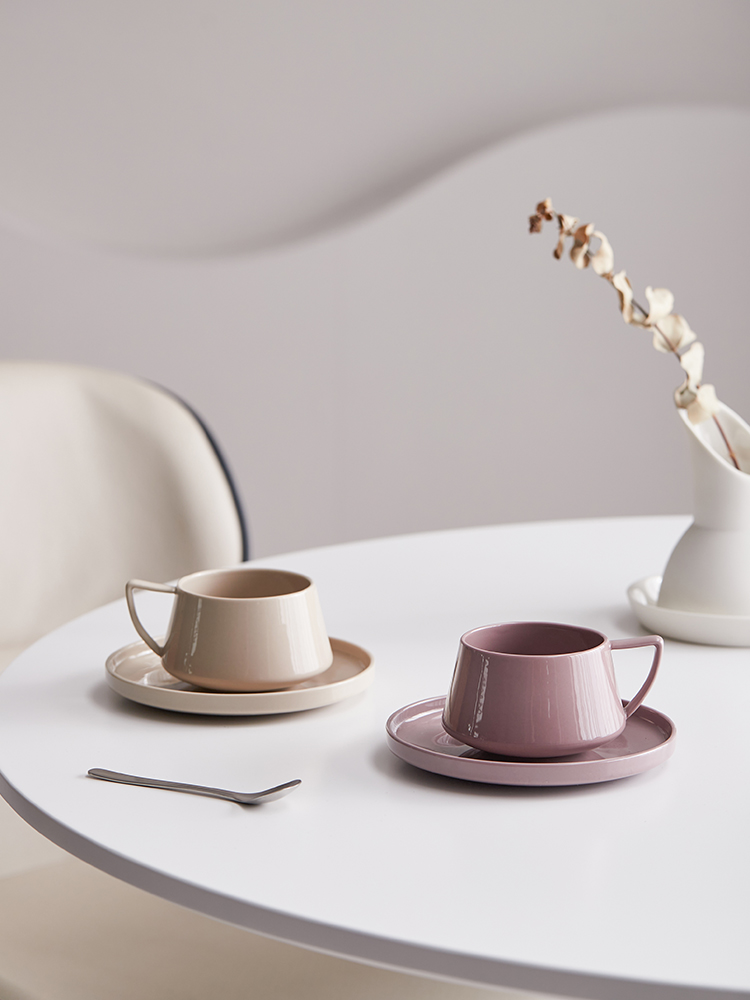 簡約北歐風陶瓷咖啡杯質感高雅讓您享受悠閒的咖啡時光
