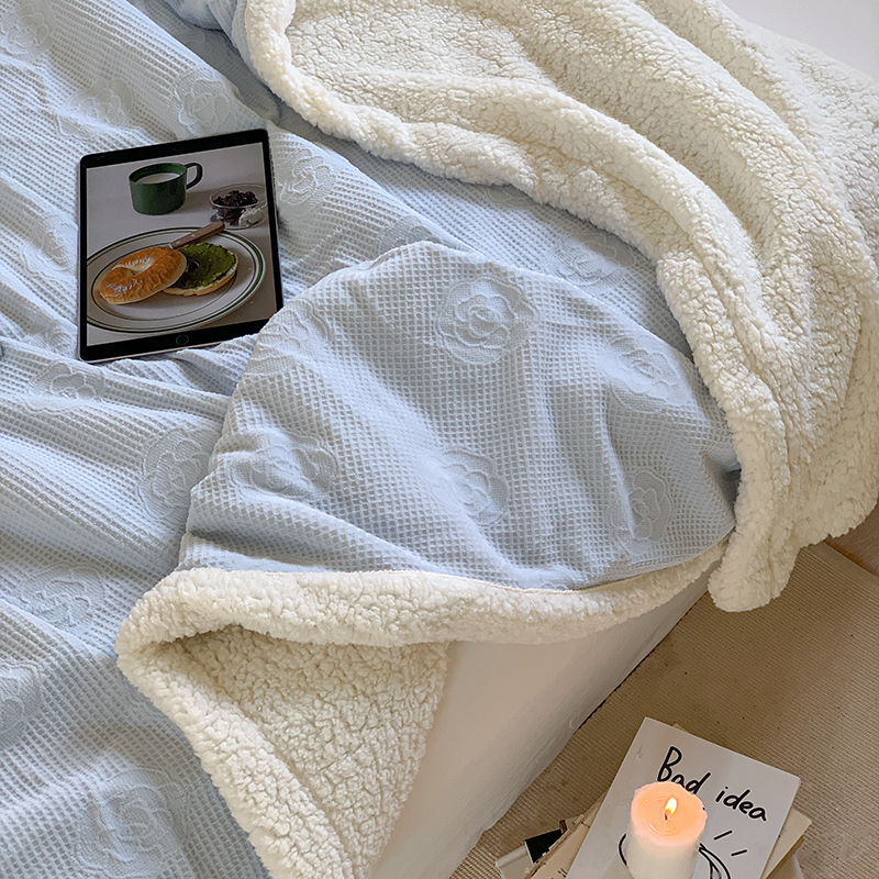 山茶花華夫格絨毛毯珊瑚絨加厚辦公午睡毯客廳保暖發熱絨毛毯 (8.3折)