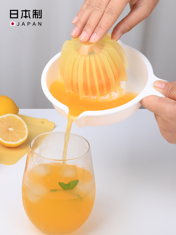 日本進口手動榨汁盃家用壓榨橙榨汁手動檸檬壓汁器便攜果汁擠汁器