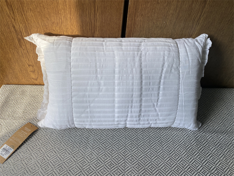 外貿原包裝白色純棉佈納折款帶無紡佈芯靠墊抱枕沙發靠背30X50CM (8.3折)