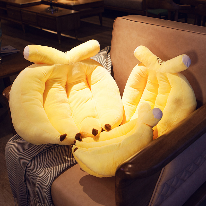 可愛香蕉抱枕 柔軟舒適 午睡靠墊 辦公室沙發護腰靠枕 (8.3折)