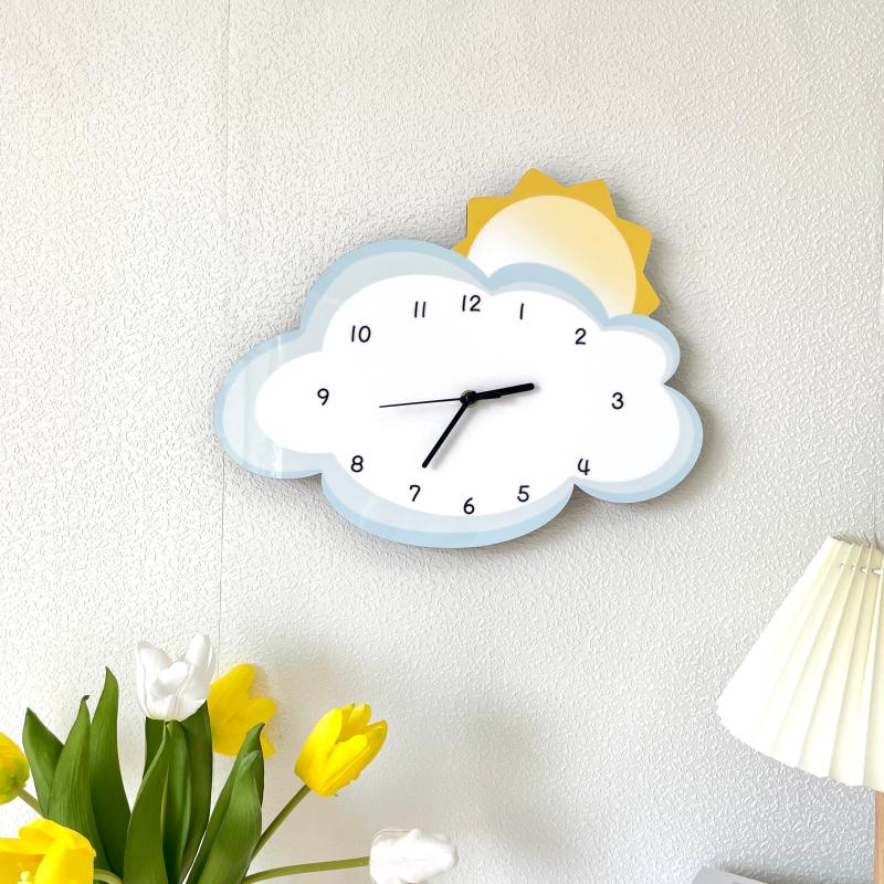 簡約卡通太陽雲朵裝飾掛鐘 客廳兒童房牆上靜音時鐘可愛掛鐘