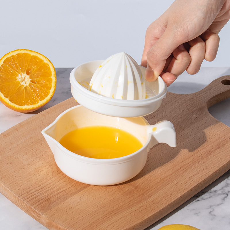日本手動榨汁盃壓榨橙子榨汁機手工檸檬擠汁器手壓水果原汁擠壓器