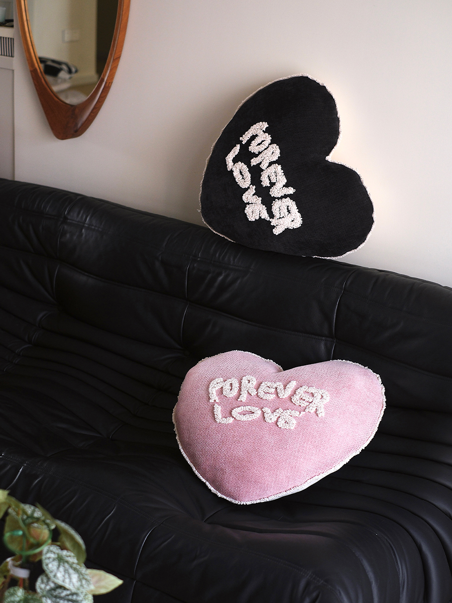 原創刺繡愛心抱枕 舒適絨感 簡約現代風沙發客廳靠墊
