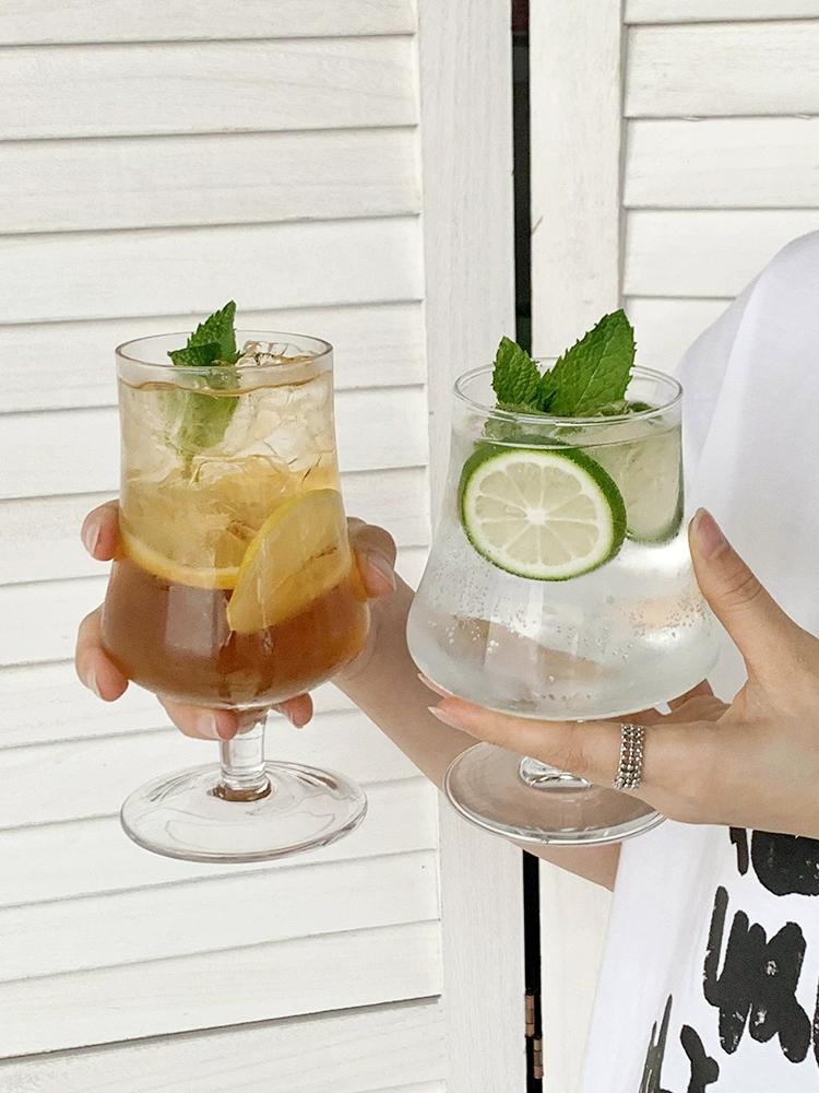 簡約ins風高腳玻璃杯女生家用水果茶氣泡水杯夏天冷飲果汁杯子 (5.7折)