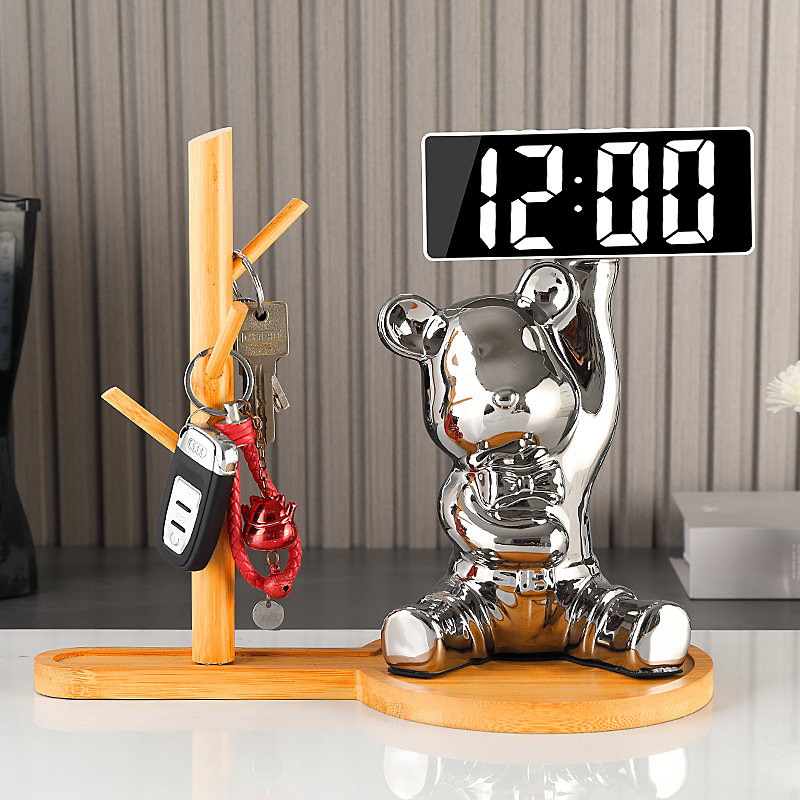 輕奢風陶瓷小熊電子鐘檯鐘鬧鐘擺件 方盤多色充電插電多種款式 (2.7折)