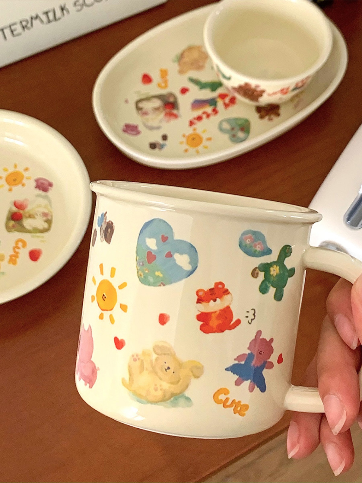 日系風格奶油色陶瓷盤 手繪小熊漫畫塗鴉少女 甜品點心盤 馬克杯餐具