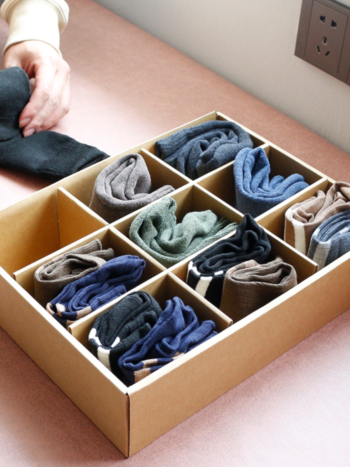 牛皮紙質分隔收納盒簡約日式風格適用於衣櫃和家用12格大容量可收納內衣襪子內褲