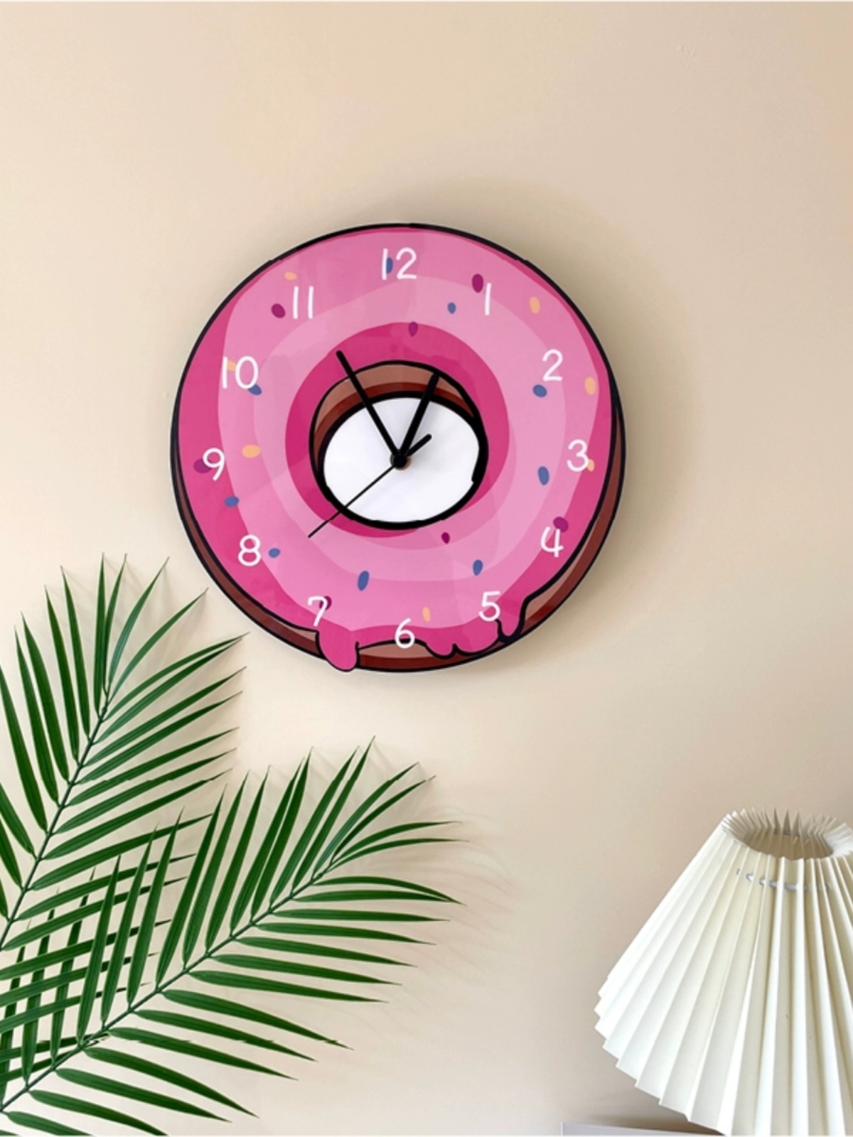 創意甜甜圈掛鐘可愛糖果造型裝飾店鋪甜品店簡約靜音時鐘 (5.6折)