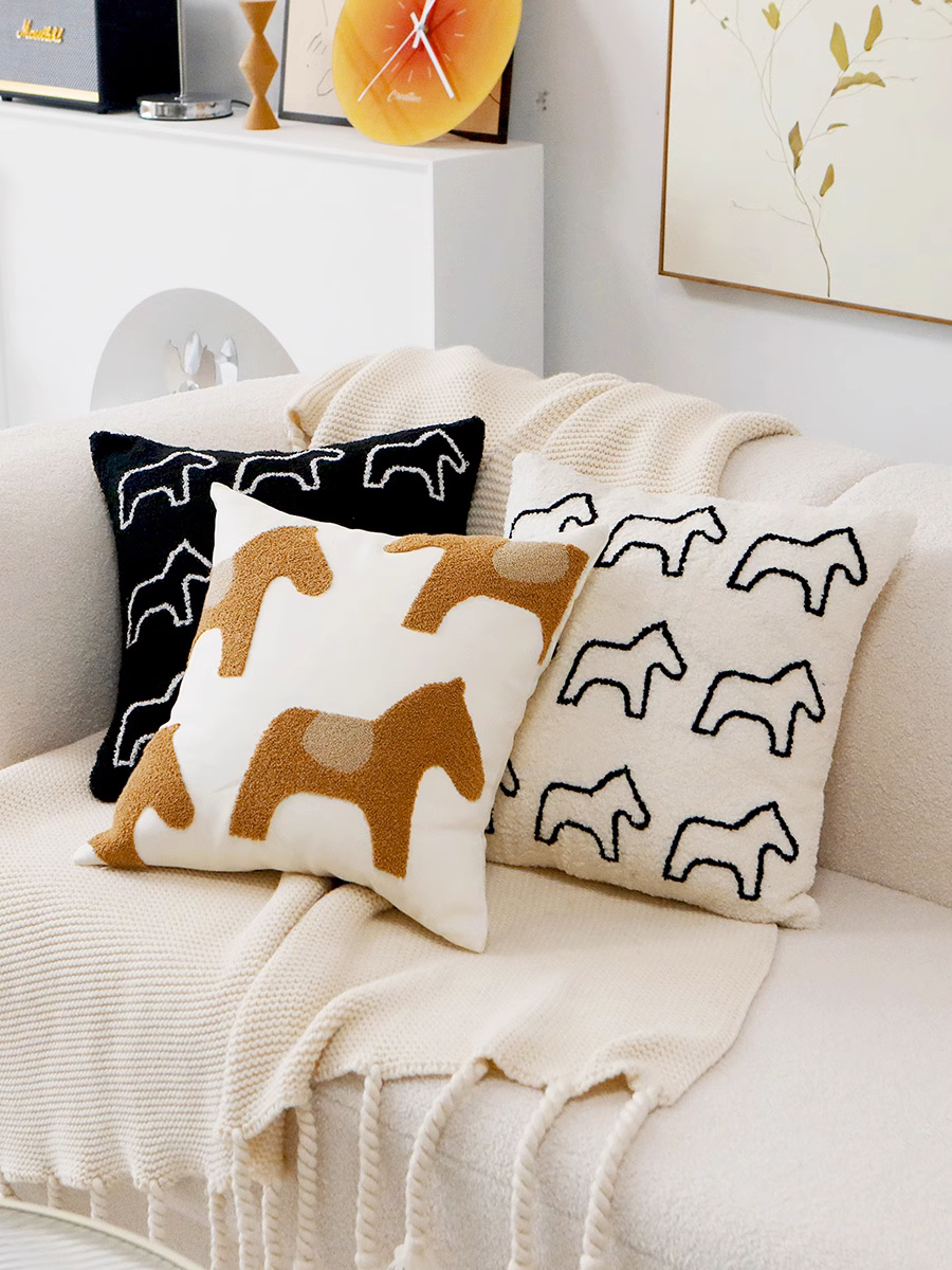 簡約北歐風抱枕套 療癒小馬圖案 客廳沙發床頭靠墊 溫馨舒適裝飾