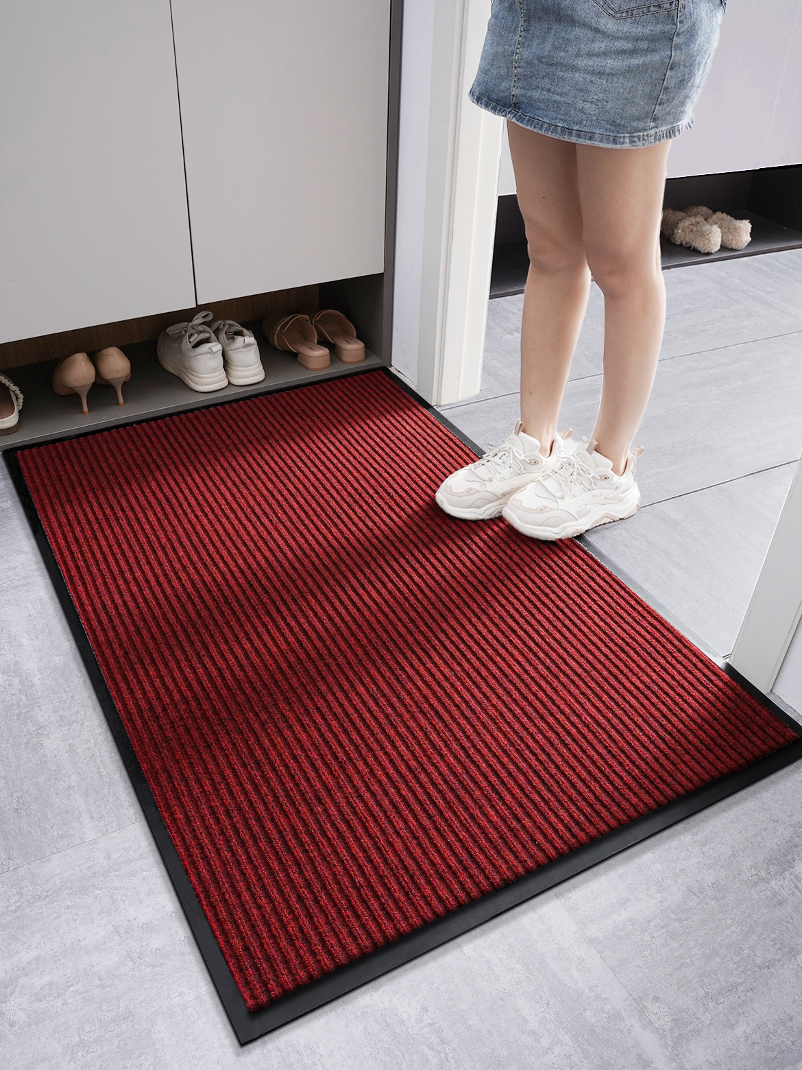 簡約現代風格玄關地墊易於清洗的化纖材質適合廚房走廊和陽臺使用