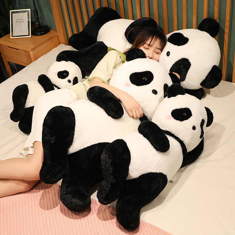 萌翻全場的可愛熊貓抱枕趕走睡覺翻身的煩惱