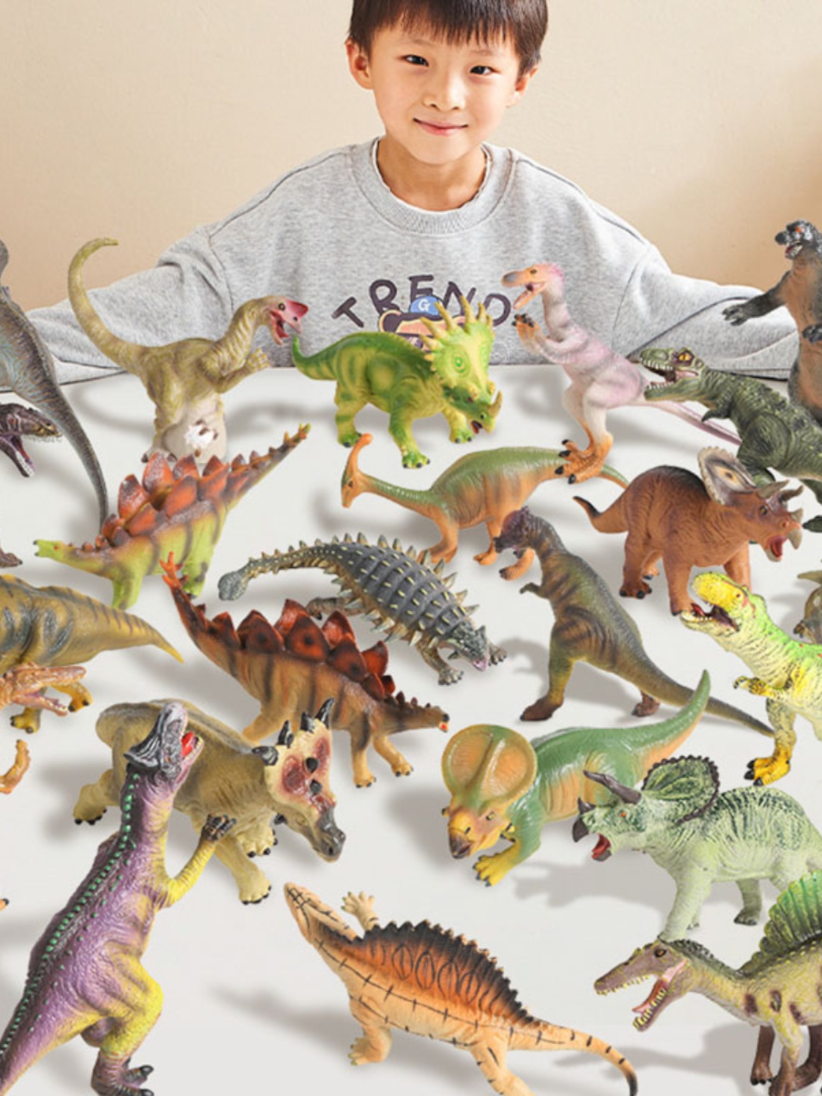 恐龍玩具兒童小男孩三角龍軟膠套裝大霸王龍世界倣真動物模型手辦