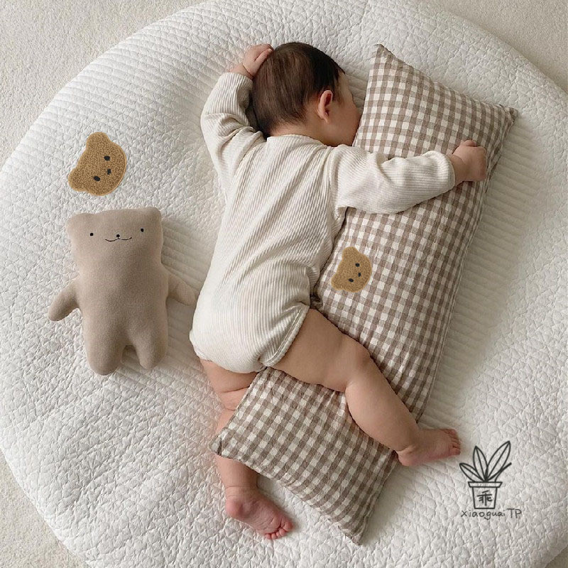 可愛小熊寶寶安撫睡覺枕柔軟抱枕讓寶貝睡得更香甜