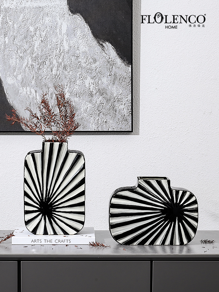 歐式陶瓷花瓶黑白條紋設計展現獨特藝術風格室內裝飾必備