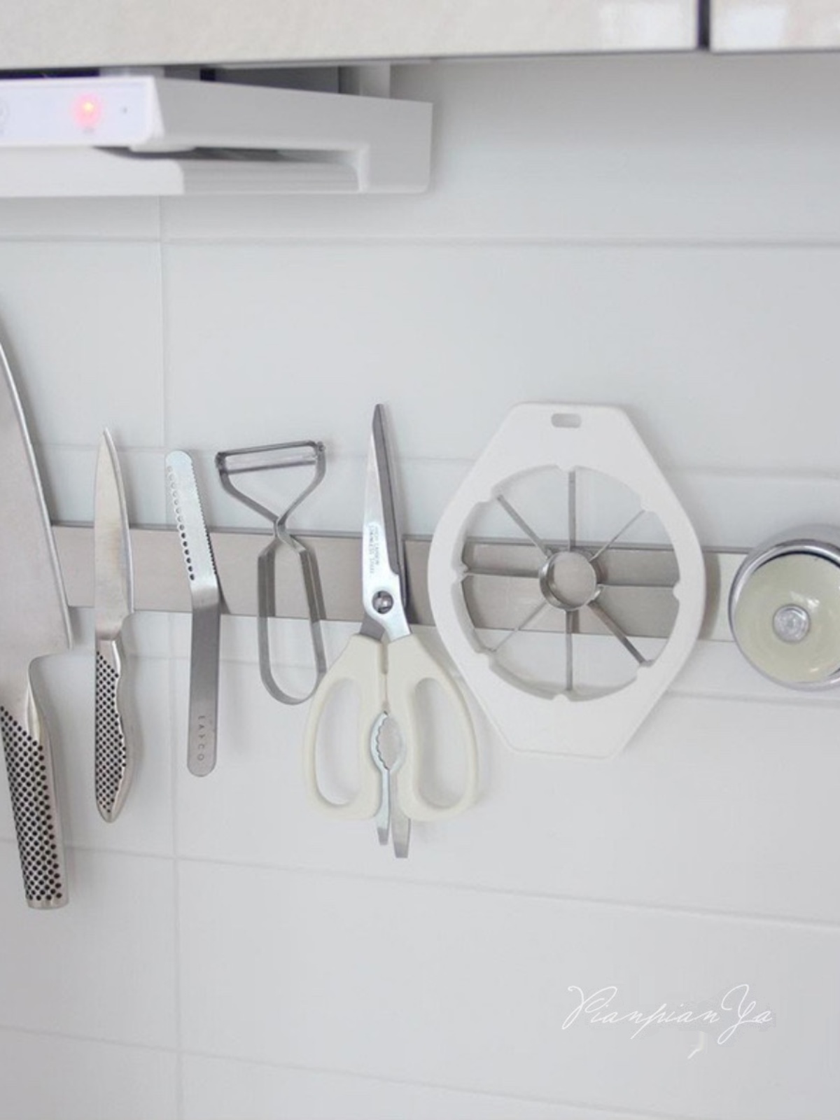 簡約質感不鏽鋼磁吸刀架 廚房免打孔工具收納架 壁掛刀具收納工具 (4.8折)