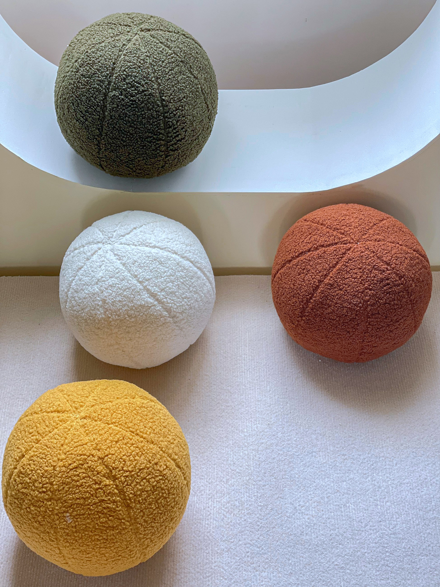 北歐風超柔顆粒羊毛絨圓球型抱枕客廳沙發靠枕8瓣暗合縫製