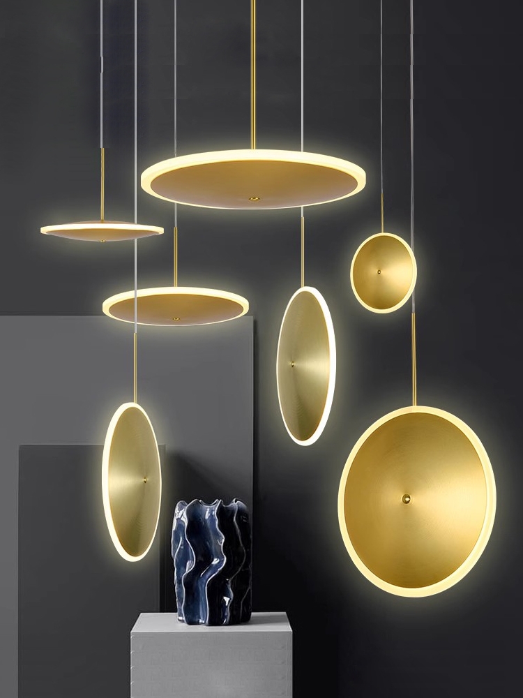 後現代輕奢創意圓形吊燈北歐簡約設計師單頭金色飛碟藝術吊燈