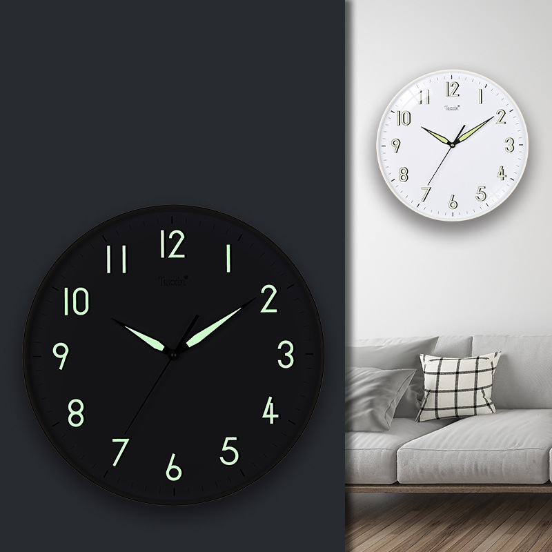 簡約現代風夜光掛鐘 塑料材質靜音石英鐘 適用客廳裝飾