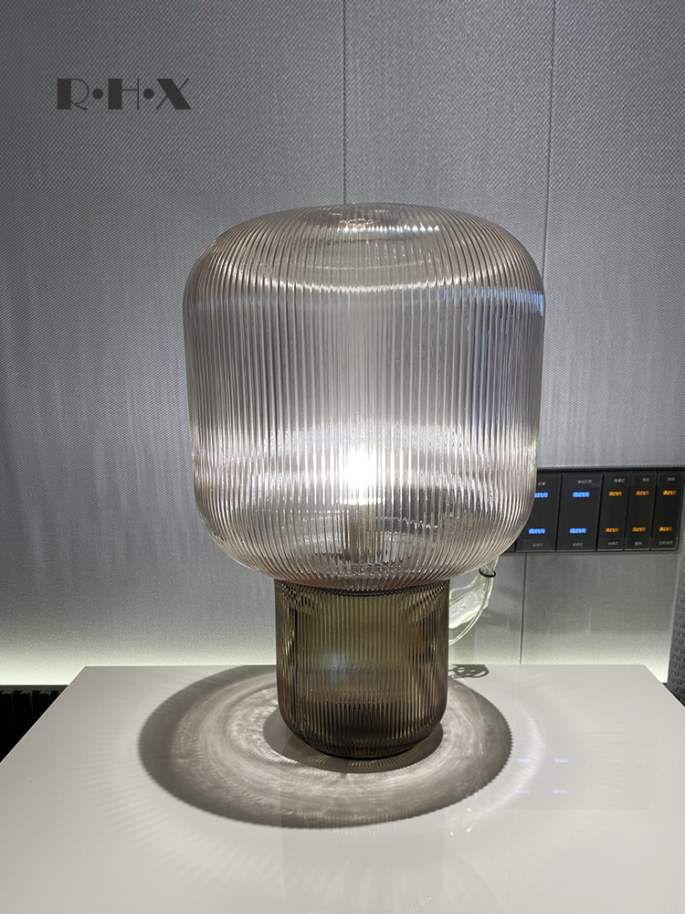 現代簡約玻璃台燈北歐時尚創意設計師樣板間客厛臥室牀頭藝術台燈