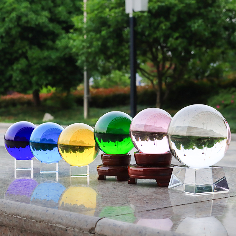 簡約現代水晶球裝飾品透明優雅實木底座送禮首選 (3.7折)