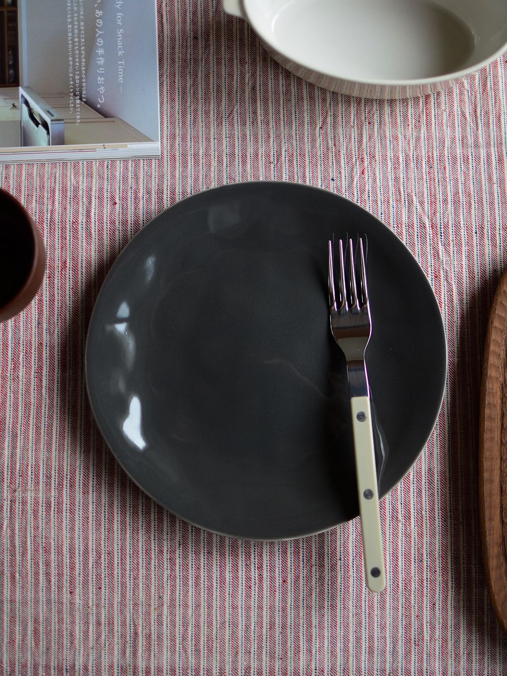北歐風瓷盤 簡約基礎款波面淡灰早餐盤 (8.3折)
