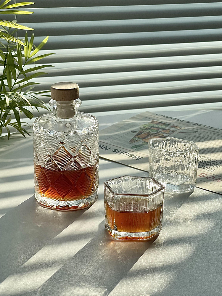 創意玻璃咖啡瓶隨手小酒瓶果酒自釀分裝空瓶子容器 (5.5折)