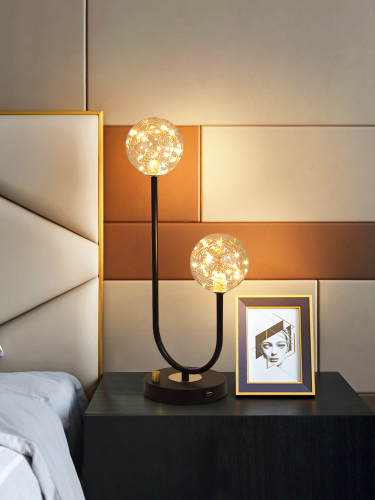 北歐螢火蟲臥室牀頭燈現代簡約裝飾個性創意書房溫馨玻璃調光台燈