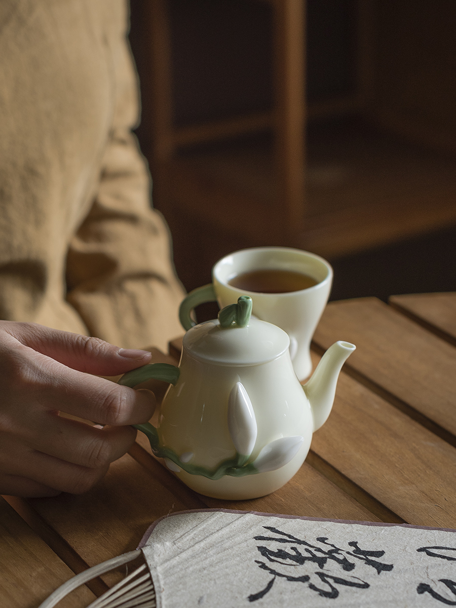 清一丨家用小清新茶具簡約日式捏花小茶壺陶瓷女生功夫手執壺茶盃