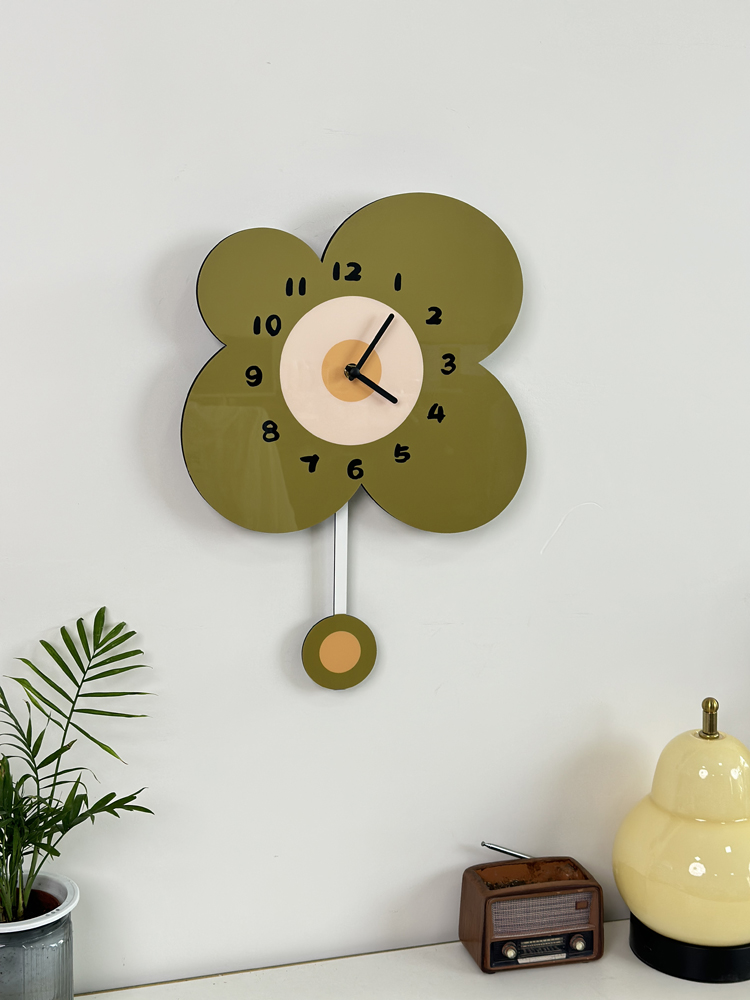 北歐風木質掛鐘綠色花朵搖擺靜音時鐘簡約現代客廳裝飾