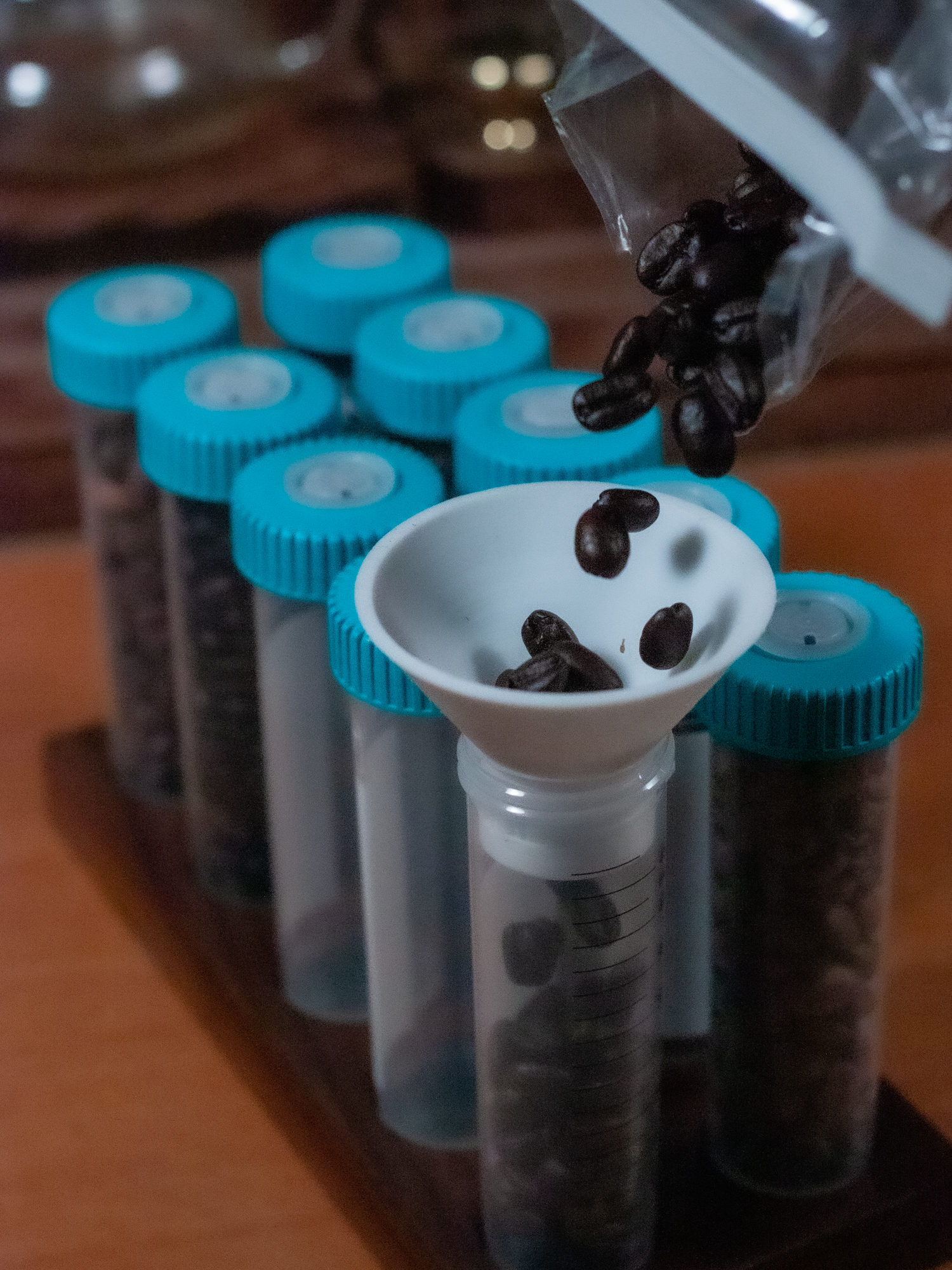 素止 日式復古 咖啡豆離心管底座 咖啡豆保存罐 商用塑料密封罐