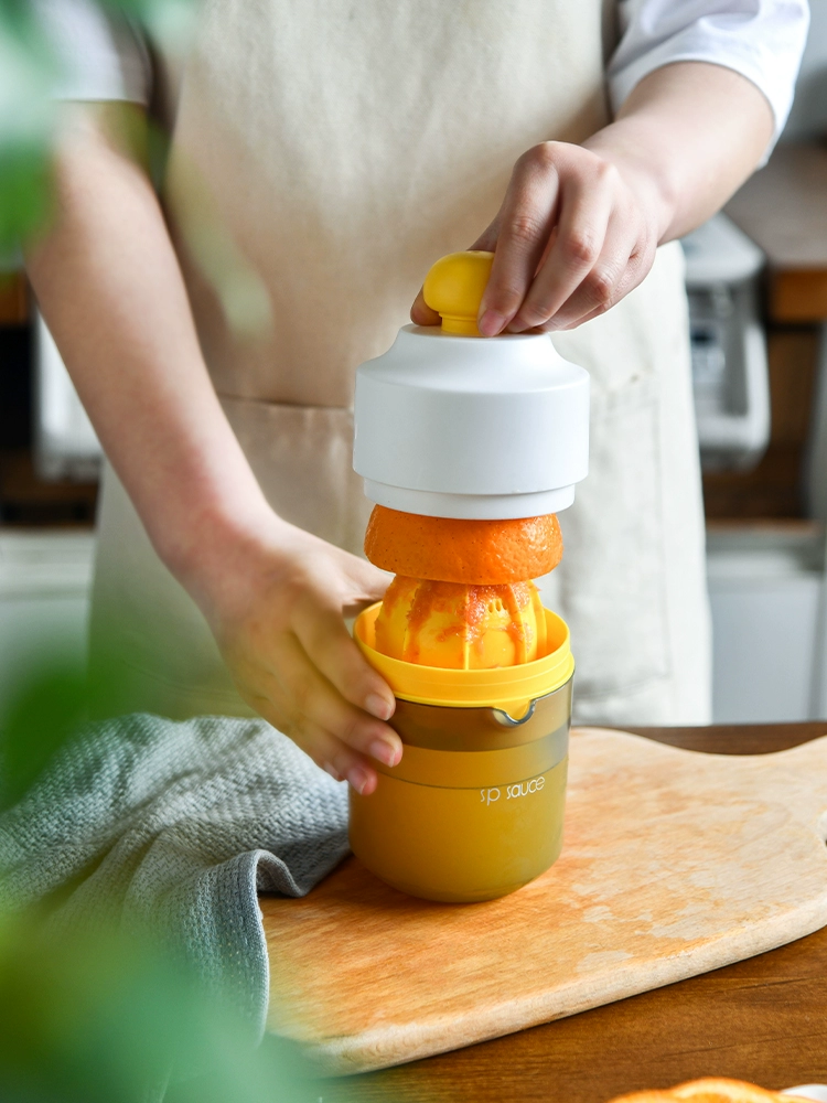 日式手動榨汁機 迷你家用水果壓汁神器 輕鬆榨橙子檸檬 400ml以下黃色
