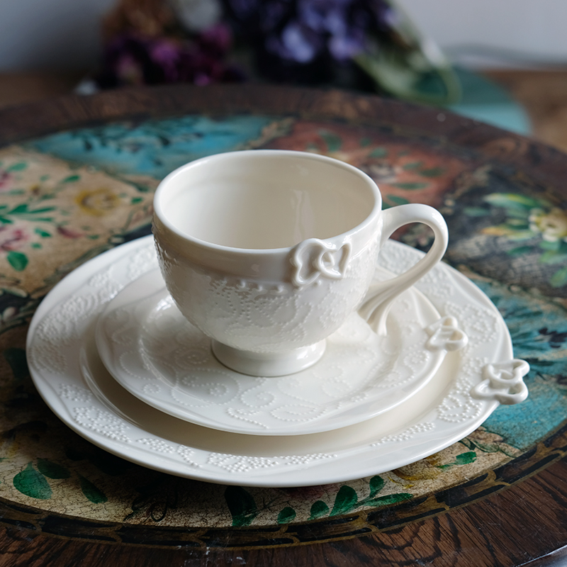 歐式宮廷風手繪奶色陶瓷釉下彩蕾絲小蝴蝶結下午茶套裝甜品盤杯碟