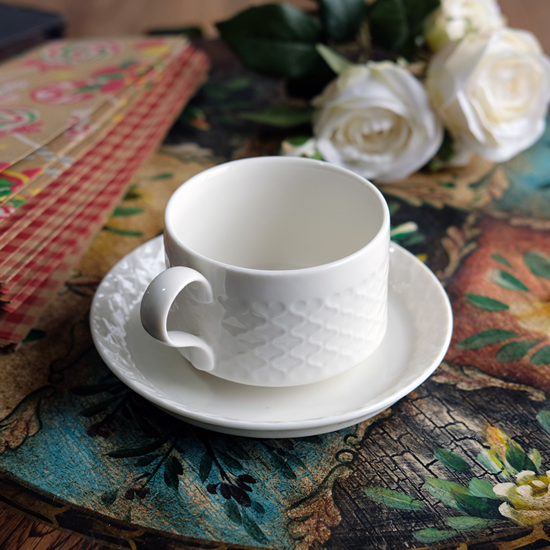 歐式風瓷愛心浮雕美式咖啡杯碟 210ml 純白下午茶杯碟
