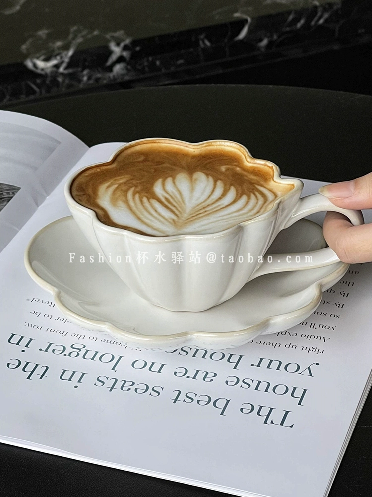 簡約北歐風陶瓷咖啡杯碟 純色雲朵花紋拉花咖啡杯早餐牛奶杯碟